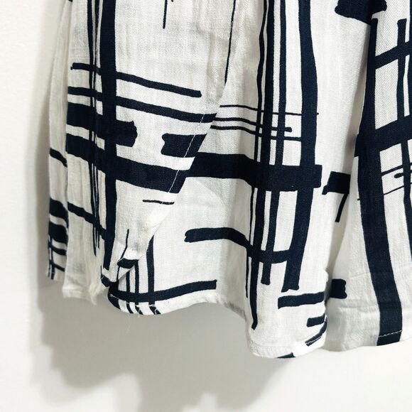 Akira Chicago Romper Sz Large Navy White Cutout Back Layered Short Sleeve - Picture 3 of 12